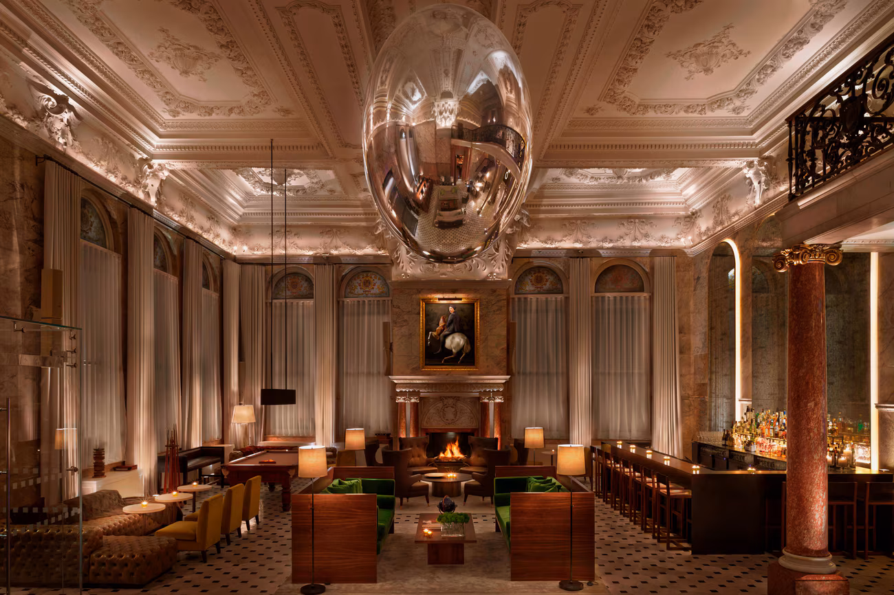Refined London hotel lounge interior representing the atmosphere of Ivory Heritage Club.